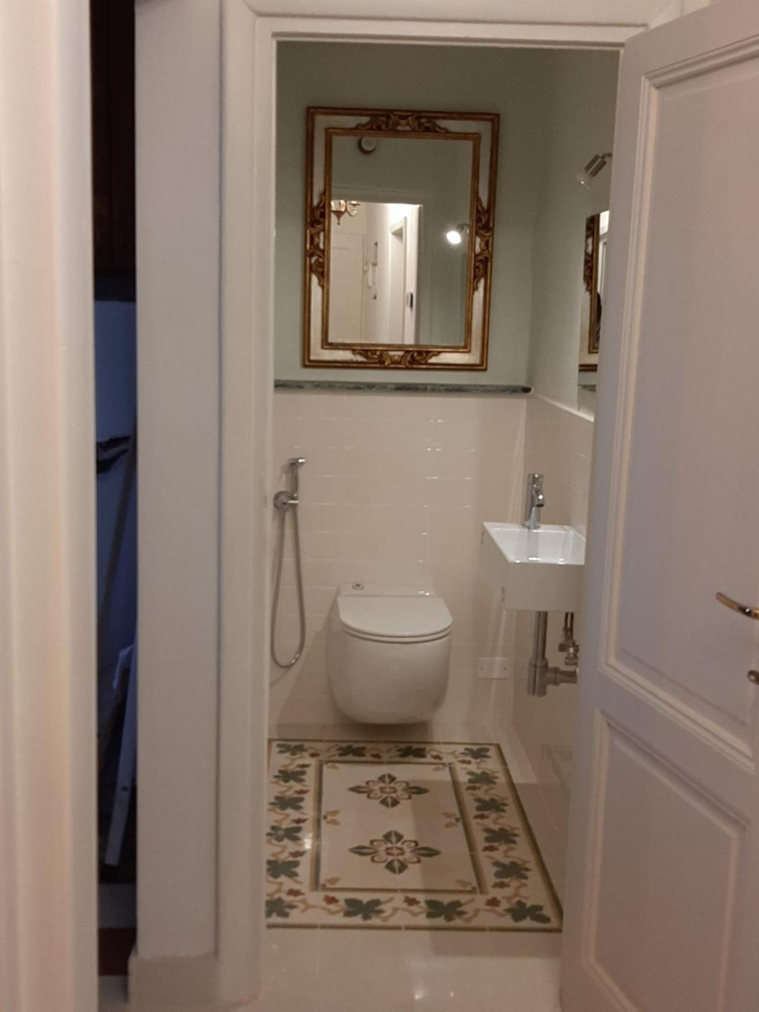 Mary&flo House - A Due Passi Dal Centro - Free Private Parking *