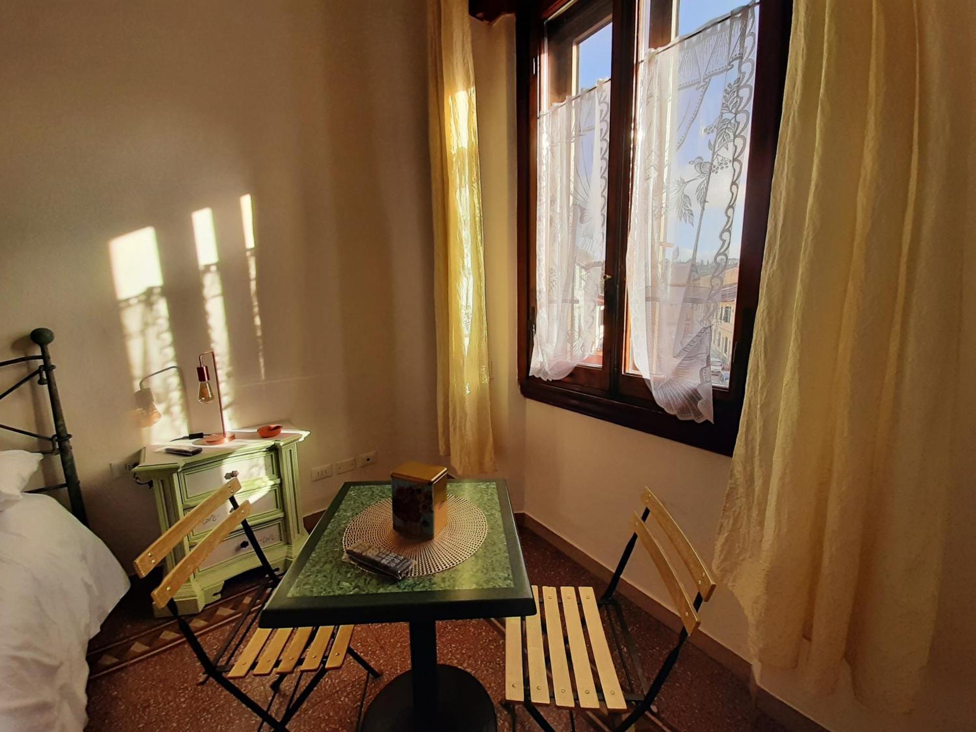 Mary&flo House - A Due Passi Dal Centro - Free Private Parking Apartment Florence