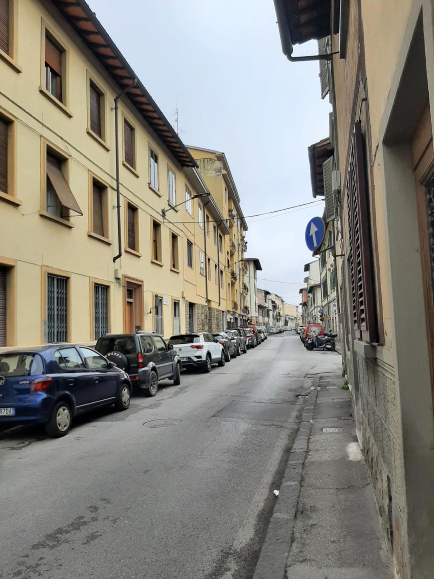 Mary&flo House - A Due Passi Dal Centro - Free Private Parking Apartment Florence